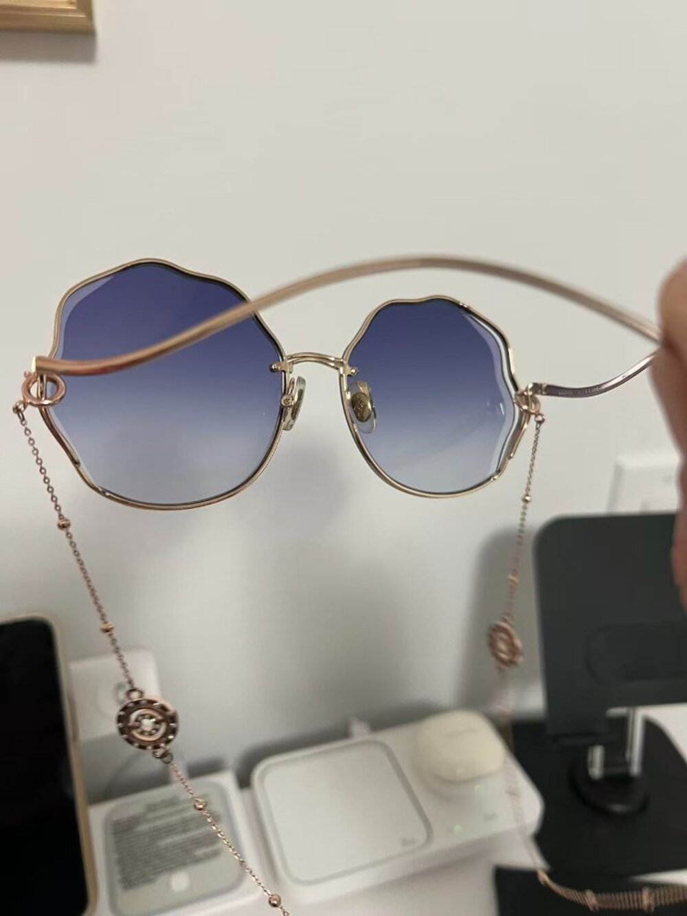 Sunglasses - New - Picture 2 of 3